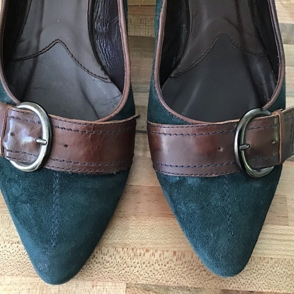 Chocolat Blu green suede and leather pointed toe 1 inch heel pumps. Size 41/ 9.5 - Picture 3 of 10